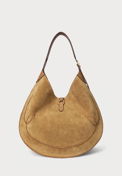 Suede hobo soma brūnā krāsā ar izliekta siluetu, ādas akcents, stitched detaļas un zelta toņa aizdare. Iespējojama viena pleca siksna.