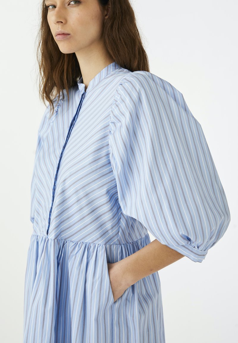 Damen Freizeitkleider | Soft Rebels Blusenkleid light blue/hellblau - QW40041 Damen Freizeitkleider | Soft Rebels Blusenkleid light blue/hellblau - QW40041