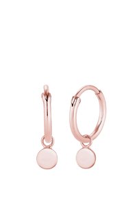 Orecchini a cerchio in oro rosa con design minimalista; ciascuno presenta un piccolo pendente circolare. Finitura liscia con texture lucida.