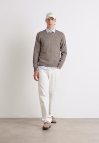 GANT Strikkegenser - dark hazelnut melange