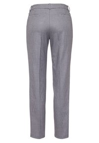 Pantalon sur mesure à motif pied de poule noir et blanc, avec une taille plate, deux poches arrière et une coupe slim droite.