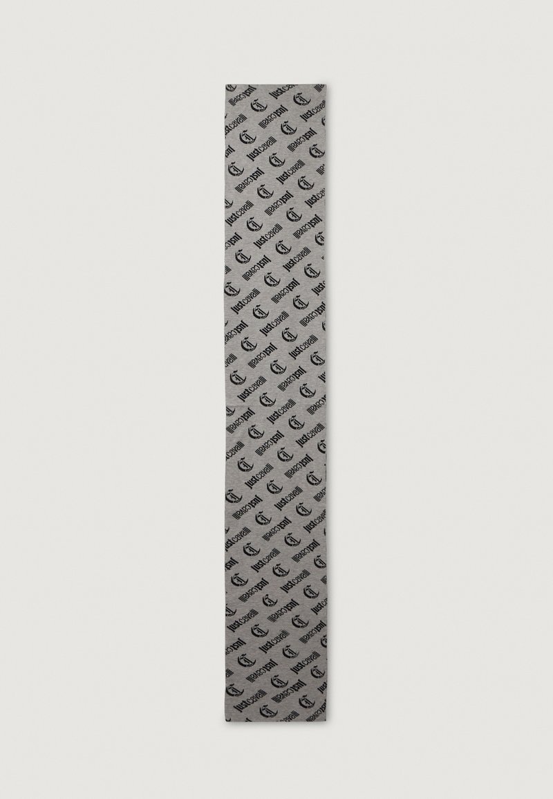 Banner din material textil gri, cu inscripții repetate în negru ale cuvântului "just" și o literă "t" stilizată, evidențiind o textură netedă și un design vertical.