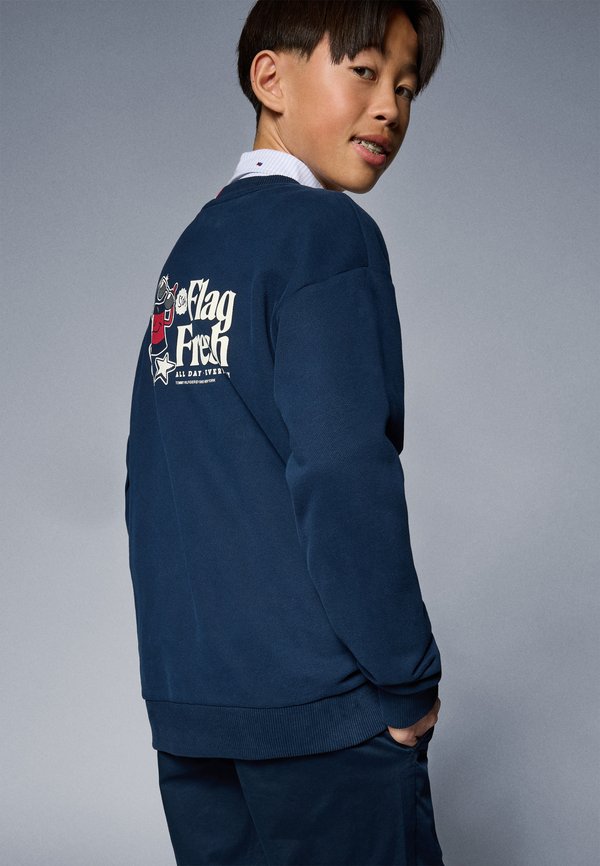 FUN FLAG BACK PRINT UNISEX - Sweatshirt