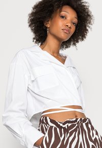 Gina Tricot DELLA TIE STRING BLOUSE - Blusa - white