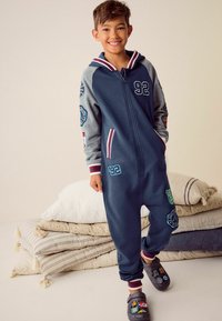 Next ALL-IN-ONE.  - REGULAR FIT - Pizsamák - navy blue varsity badges