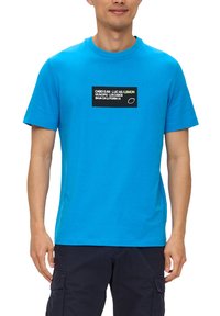 s.Oliver MIT FRONT - T-shirt print - dunkles türkis
