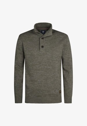 Zielony sweter dzianinowy z wysokim kołnierzem, dwoma czarnymi guzikami, prążkowanymi mankietami i dołem oraz teksturowanym wzorem na całej powierzchni.