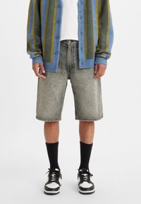 Levi's® LOOSE - Pantaloni scurți din denim - a look back