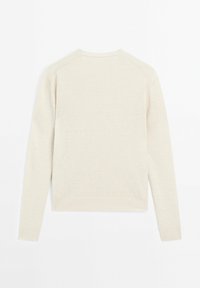 Pull en maille à manches longues de couleur crème avec col rond, poignets et ourlet côtelés, présenté de dos sur un fond blanc.