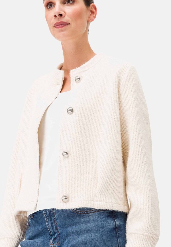 MIT KNOPFLEISTE - Strickjacke - eggnog