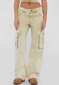 Guess Jeans a sigaretta - beige