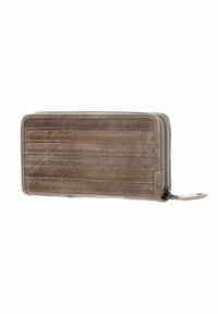Braune Lederbrieftasche mit Reißverschluss, ausgestattet mit mehreren Kartenfächern und einer strukturierten Oberfläche mit vertikalen Steppnähten.