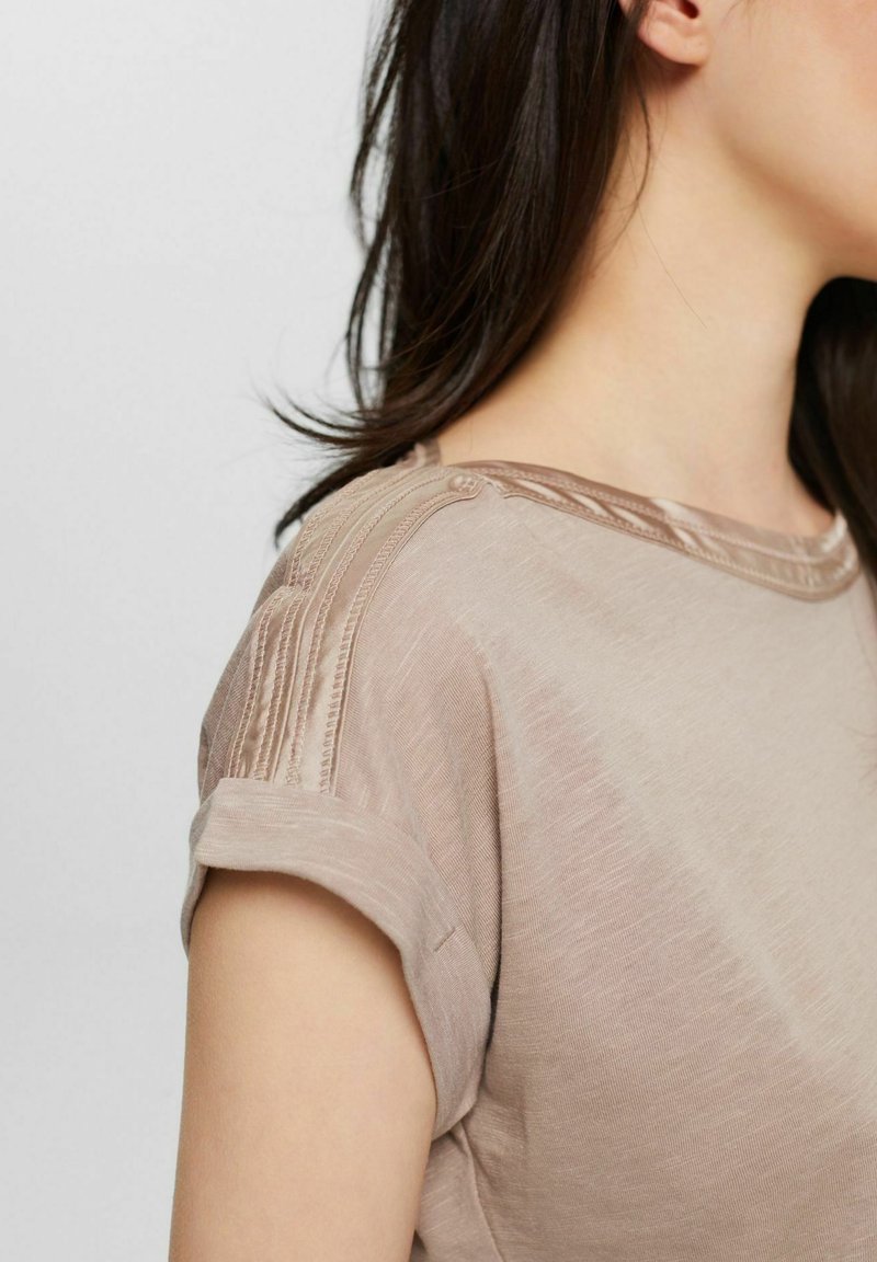 Damen T-Shirts | Esprit T-Shirt basic light taupe/taupe - XI81792 Damen T-Shirts | Esprit T-Shirt basic light taupe/taupe - XI81792