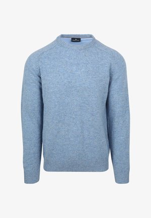 Lichtblauwe trui van een textuurgebreide stof, met een ronde halslijn en geribde manchetten en onderkant. Eenvoudig, effen kleurontwerp.