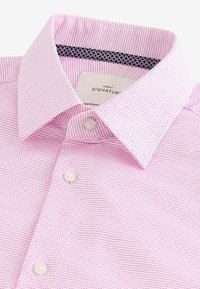 Next SIGNATURE TEXTURED WITH TRIM DETAIL SLIM FIT SINGLE CUFF - Camicia - light pink