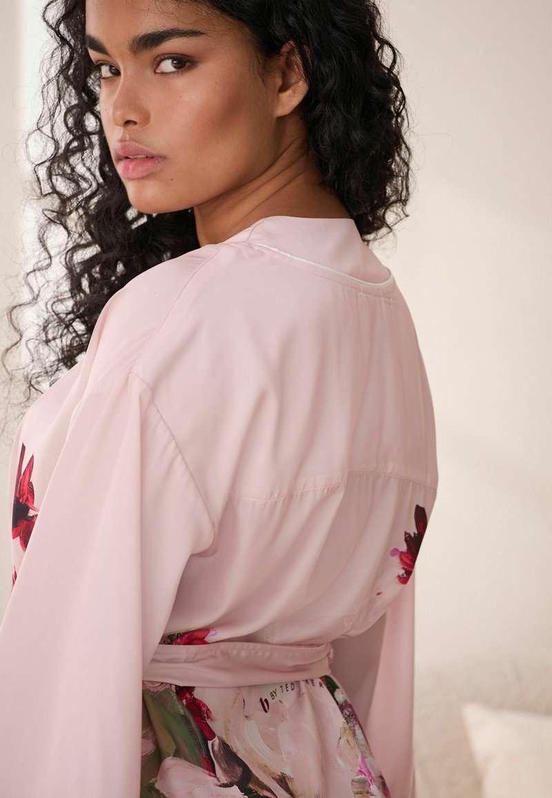 Pink Floral B By Ted Baker Dressing Gown B By Ted Baker REGULAR FIT FLORAL  COSY