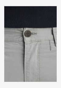Unselected, sharkskin