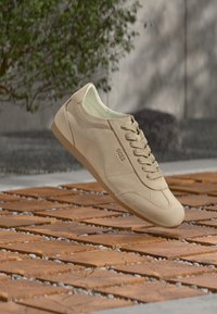 Non sélectionné, light beige