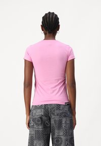 Karl Lagerfeld Jeans LOGO SLIM-FIT - Jednoduché tričko - moonlite mauve