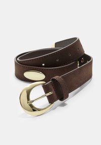 Brauner Wildledergürtel mit einer goldenen Metallschnalle. Verfügt über ein ovales Schnallendesign und mehrere verstellbare Löcher entlang der Länge.