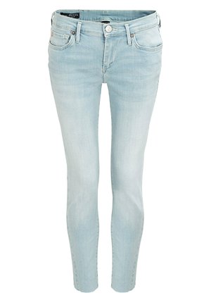 Hellblaue Skinny Jeans aus Denim-Stoff mit fünf Taschen, Knopfverschluss und sanften Verwaschungen, die eine glatte, weiche Textur aufweisen.