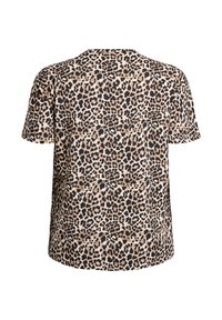 Camicia a maniche corte con stampa leopardata su sfondo beige con macchie nere e marroni, realizzata in tessuto morbido, con vestibilità comoda e scollo rotondo.