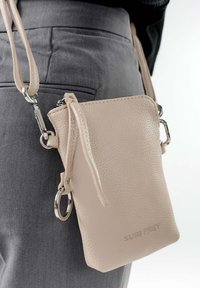 SURI FREY DEBBY - Borsa a tracolla - sand