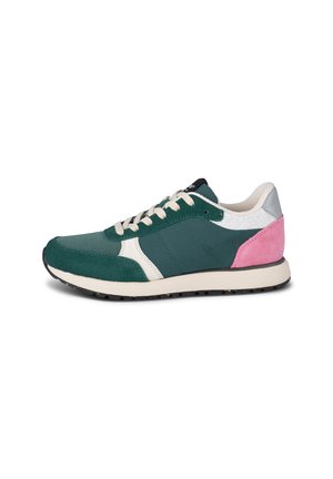 Green and navy athletic shoes with suede and mesh materials, cream accents, pink heel, and black outsole. Classic lace-up design.