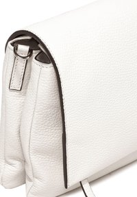 Gianni Chiarini Borsa a tracolla - sabbia