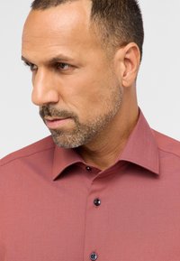 Eterna PERFORMANCE SHIRT - MODERN FIT - Businesshemd - raspberry