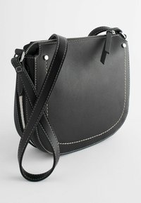 Next SADDLE STANDARD - Schoudertas - black