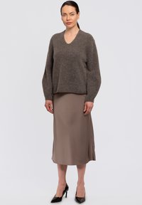 Thumbnail Image 2
