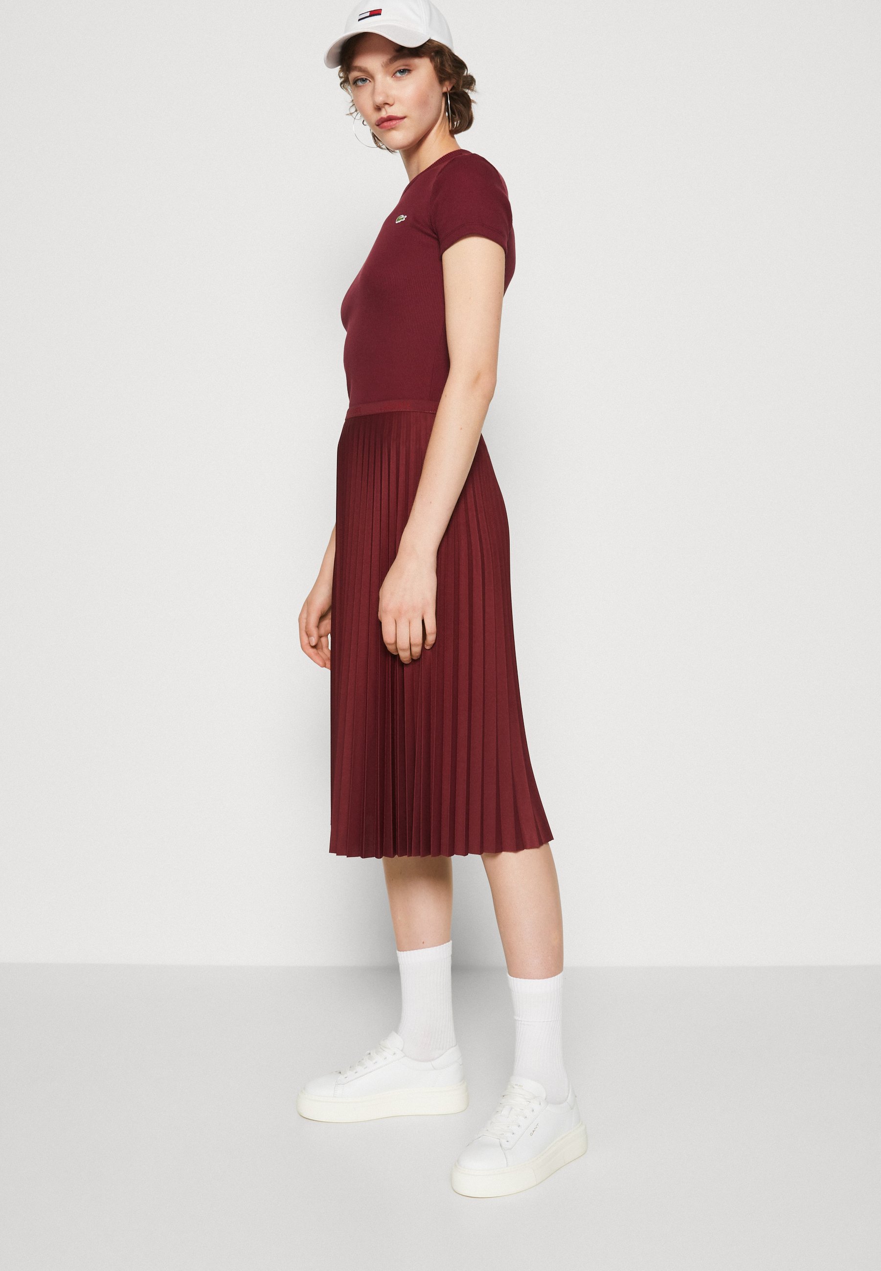 Jolie Jupe Bordeaux à Volants En Mousseline - LES GONZESSES DE PARIS - Taille 34/36 - Neuve Avec étiquettes