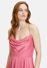 Vera Mont - Suknia balowa