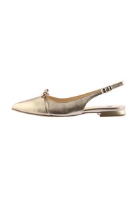 Metallic gold slingback flat shoe with a pointed toe, a small bow accent, and a low heel. Smooth texture and minimalistic design.
