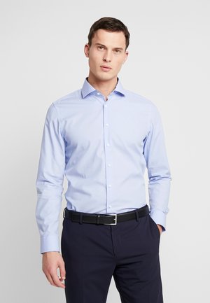SLIM FIT SPREAD KENT PATCH - Camicia elegante - light blue