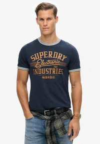 Superdry & Co RINGER WORKWEAR GRAPHIC - Camiseta estampada - eclipse navy athletic grey marl
