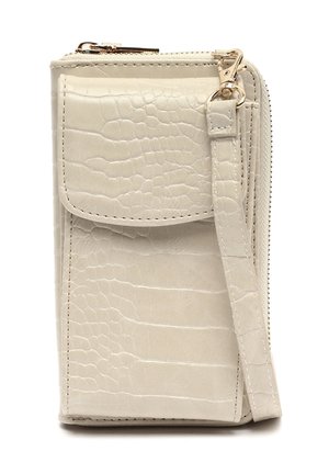 Geldbörse im Krokodilmuster, beige synthetisches Material, rechteckige Form, Reißverschlussverschluss, Fronttasche mit Klappe, abnehmbarer Trageriemen, goldfarbene Hardware-Details.