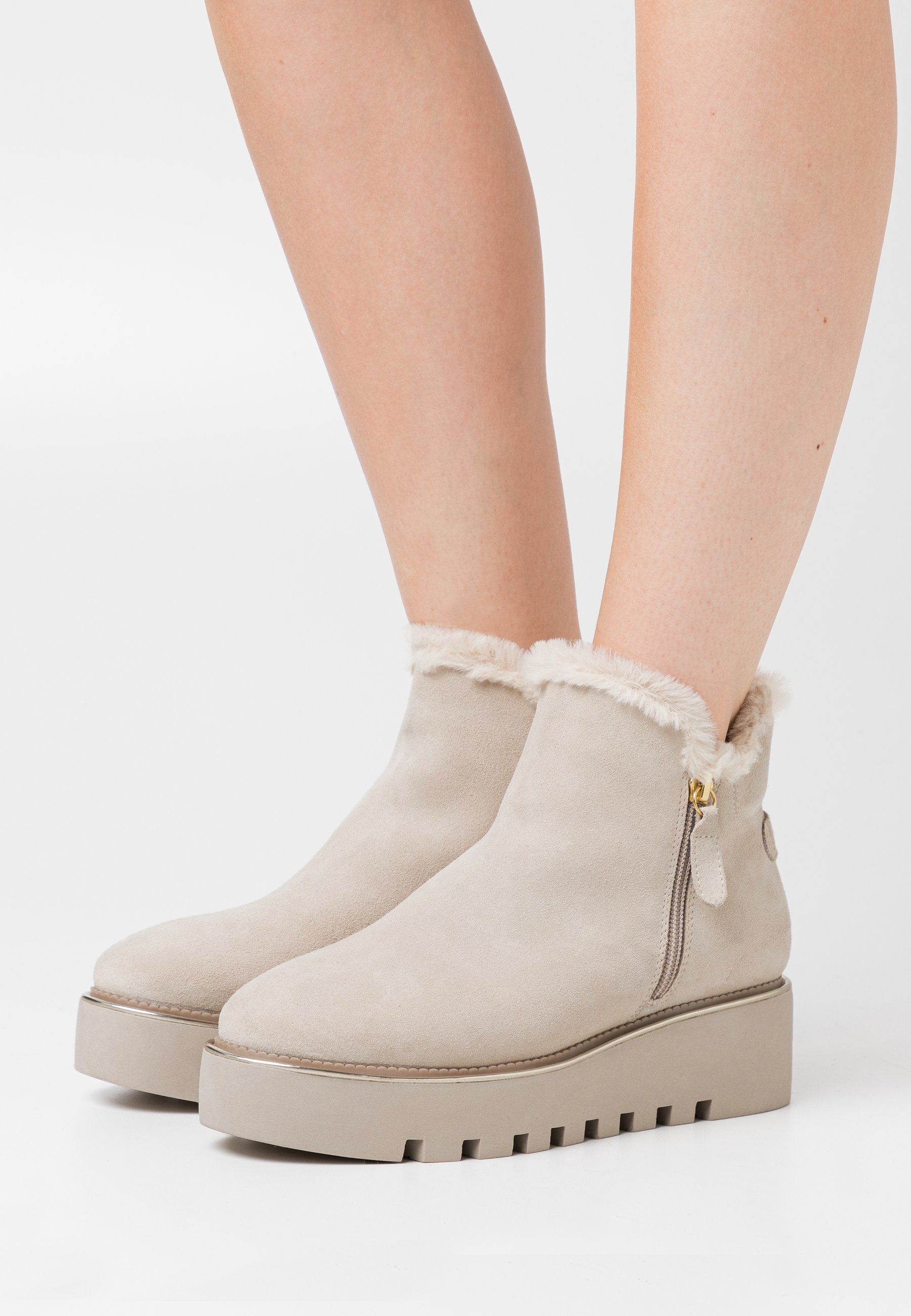 tamaris wedge ankle boots