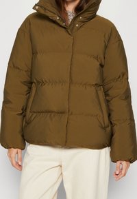 Esprit Chaqueta de plumas - khaki