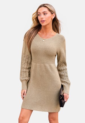 ELEGANT CABLE SWEATER - Gebreide jurk - sand