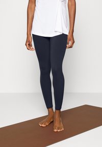 Athleta - ATH SALUTATION STASH POCKET - Collant - navy Immagine in miniatura 1