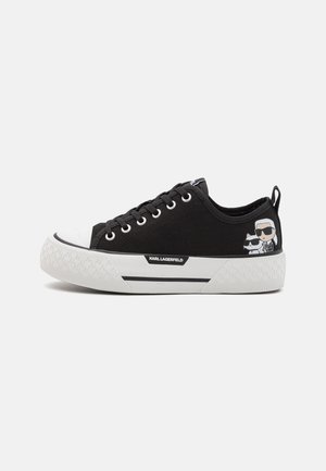 Cult CLE104166 Nero - Scarpe Sneakers alte Donna 76,30 Cult CLE104166 Nero - Scarpe Sneakers alte Donna 76,30