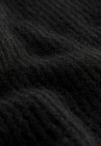 Next REGULAR FIT - Tubhalsduk - black