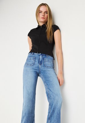 FRONT POCKET - Blugi evazați - blue