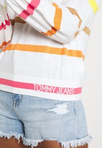 Tommy Jeans Sweter