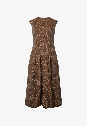 Smeđa midi haljina bez rukava s razbacanim malim bijelim točkicama, krojenim gornjim dijelom i skupljenom suknjom s obrubom u obliku balona.