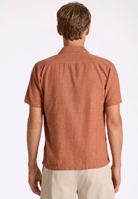 Lindbergh CASUAL RESORT - Overhemd - mid clay