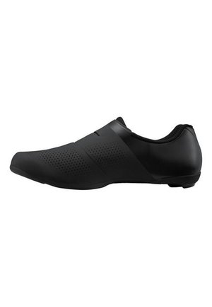 Eleganter schwarzer Fahrrads Schuh mit perforiertem atmungsaktivem Obermaterial und glatter Sohle, entwickelt für Leistung und Komfort.