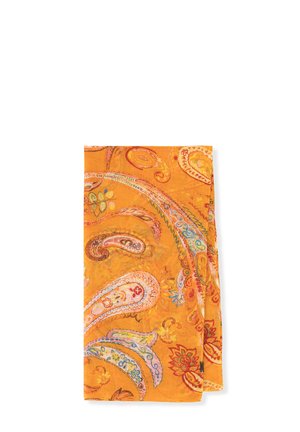 Écharpe orange avec un motif paisley mettant en valeur des accents bleus, roses et rouges. Texture légère et douce avec des bords festonnés. Forme rectangulaire.